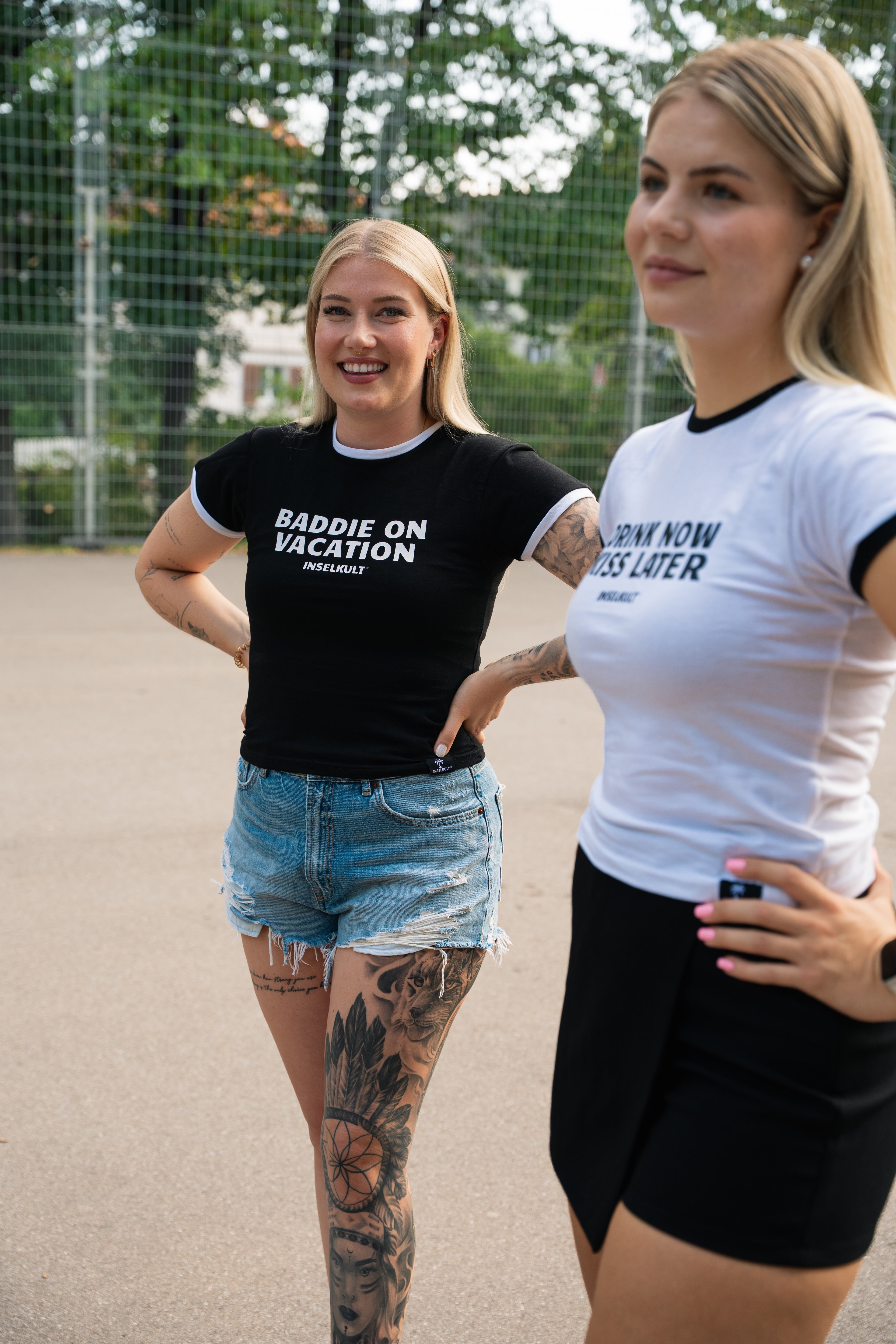 BADDIE ON VACATION RINGER T-SHIRT BLACK